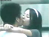 【中国】監視カメラでキスシーンを盗撮されたカップルの映像