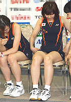 バドミントンの新ユニホームに恥らう潮田玲子選手