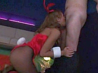 黒ギャルバニーちゃんにフェラで搾り取られるオッサン