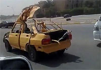 この車、まだ走れるから大丈夫だな