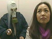 ターゲットの女性をエレベーターで拉致してレイプ！