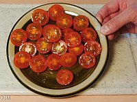 覚えておいて損はない！？プチトマトをまとめて簡単に切る方法