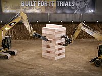 ショベルカーで巨大なジェンガをやってみた