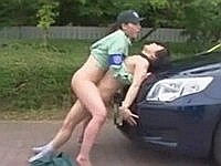 駐車違反した男と路上SEXする女性取締員