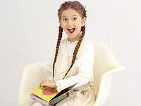 スマホをセットするだけ!不思議な魔法の絵本「PLAYFUL BOOKS」