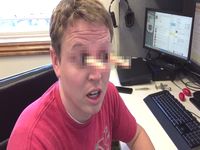 眼球に吸盤ダーツをくっつけてみたｗｗｗ