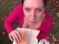 【外国】ハンバーガーの隠し味はマヨネーズ的な白濁した液体