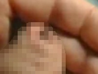 【リンク切れ】チ●コでミミズと戯れる男性