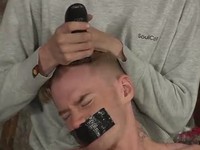 拘束した男を突然バリカンで丸坊主にするゲイ