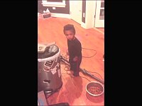 怒られてる時に銅像になりすまして嵐が過ぎ去るのをジッと待つ子供