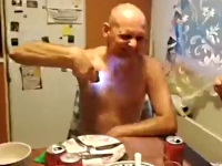 スタンガンを自分にあててどれだけ耐えられるかやってみた