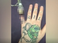 【閲覧注意】身体改造で切断した小指でペンダントを作る女性