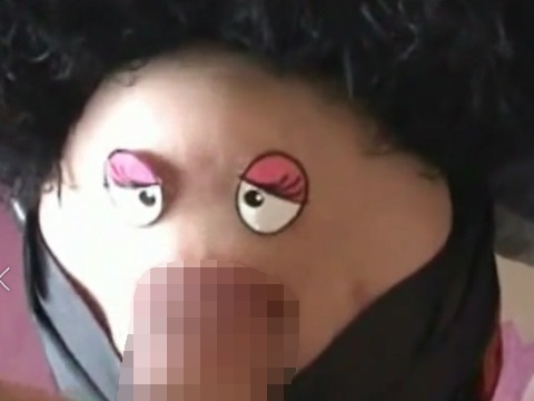 お姉さんの顎に目をつけて咥えてもらった