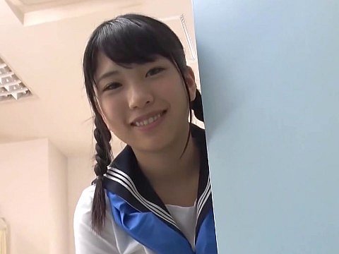 パンチラ覗きがバレた瞬間