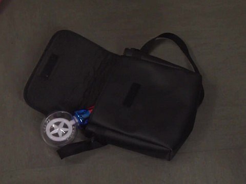 時間停止器を持った教師と男子生徒二人で女子便所レイプを強行