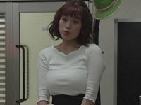 筧美和子がデリヘル嬢に!?ホテルで客に谷間を見せつけ本番のお誘い