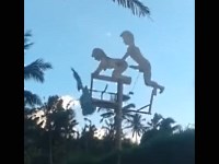 風力で激しい腰振りをするエッチな風車