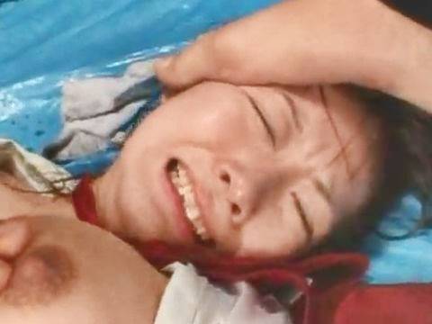ぼろ雑巾のごとく踏んだり叩かれたり集団暴行レイプされるJK